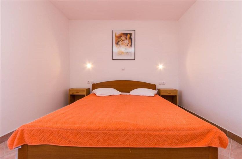 Apartment A1, for 5 persons