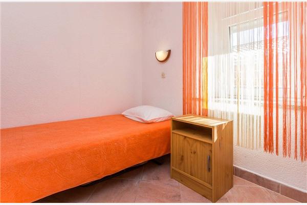 Apartment A1, for 5 persons