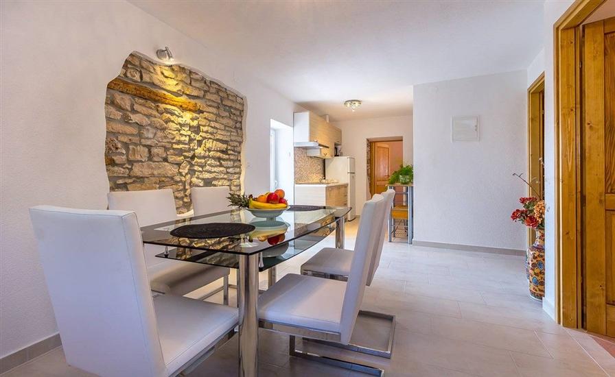 Apartment A2, for 5 persons