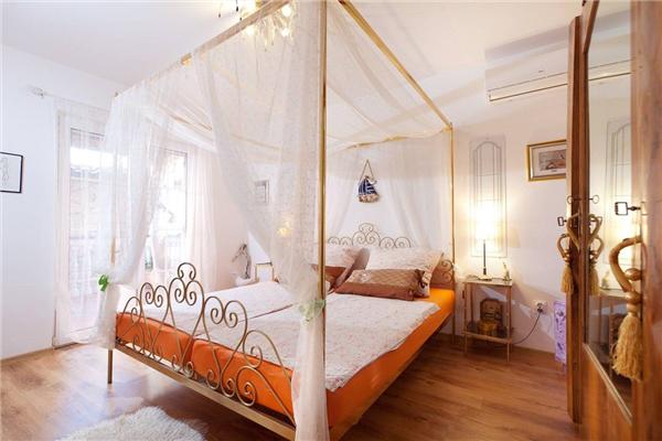 Apartment A7, for 4 persons