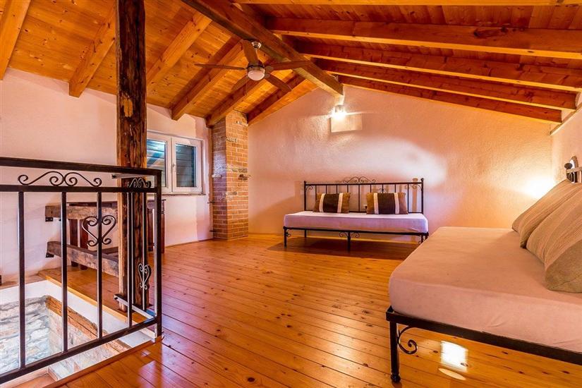 House K1, for 8 persons