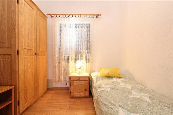 Apartment A1, for 5 persons