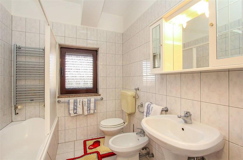 Apartment A1, for 5 persons