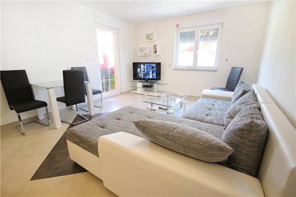 Apartment A1, for 5 persons