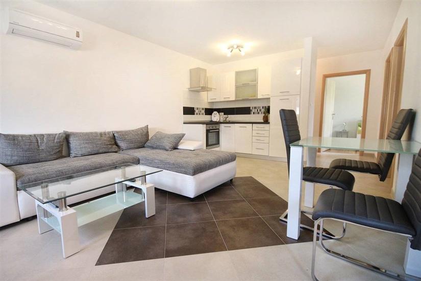 Apartment A1, for 5 persons