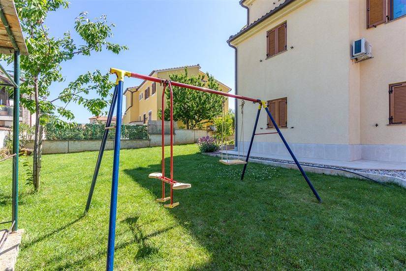 Apartment House Vinkuran