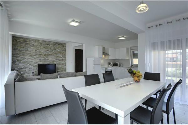 House K1, for 12 persons