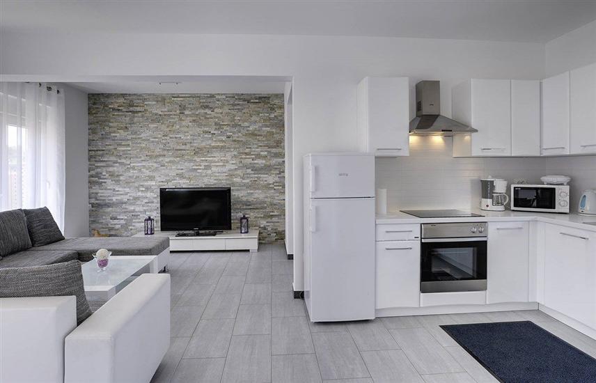 House K1, for 12 persons