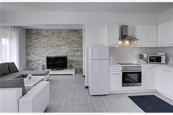 House K1, for 12 persons