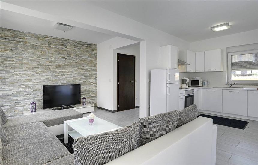 House K1, for 12 persons