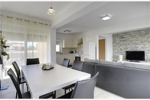 House K1, for 12 persons