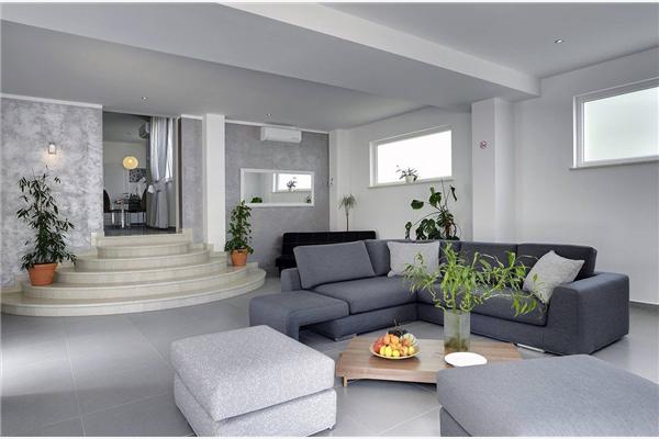 House K1, for 12 persons