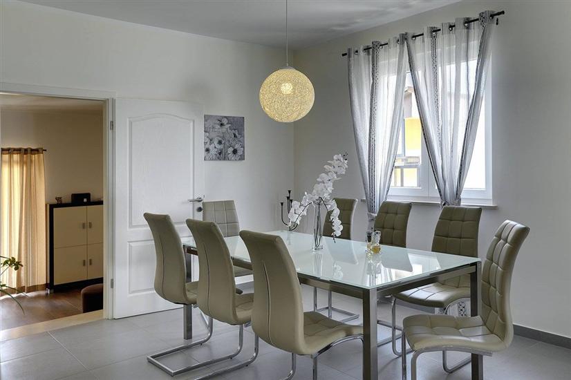 House K1, for 12 persons