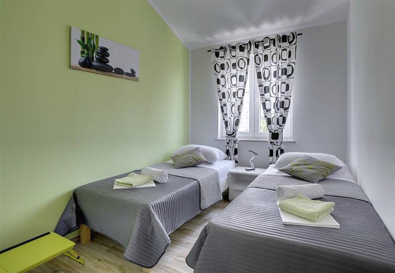 House K1, for 12 persons