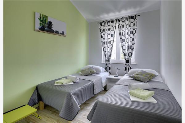 House K1, for 12 persons