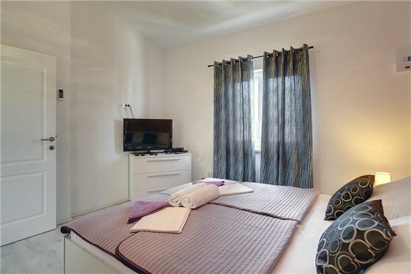 House K1, for 12 persons