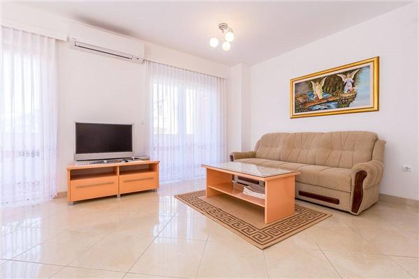 Apartment A1, for 5 persons