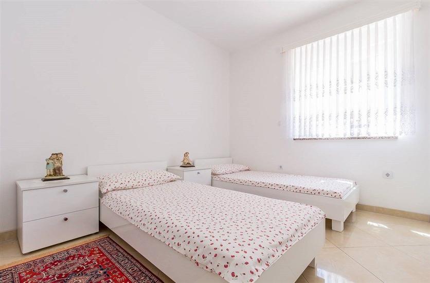 Apartment A1, for 5 persons