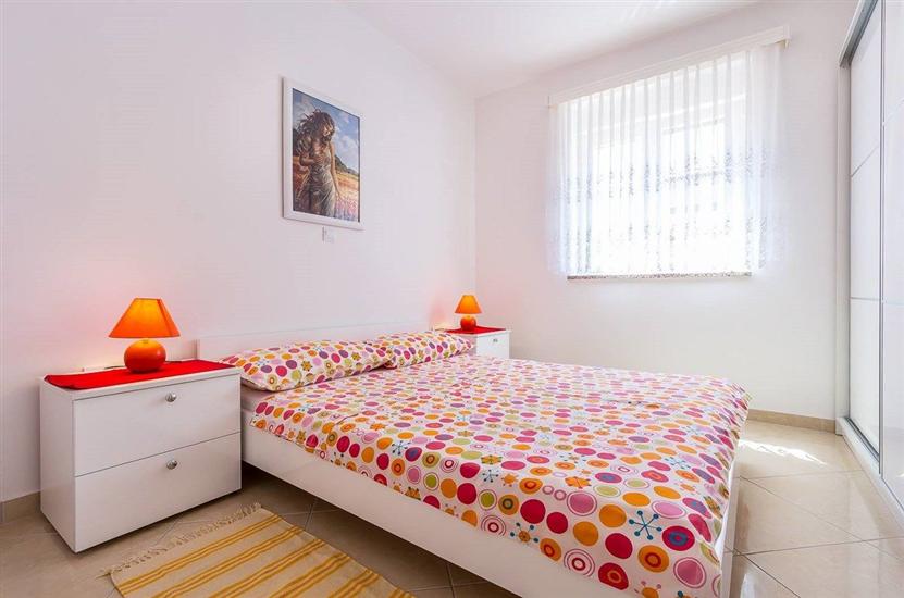 Apartment A2, for 5 persons