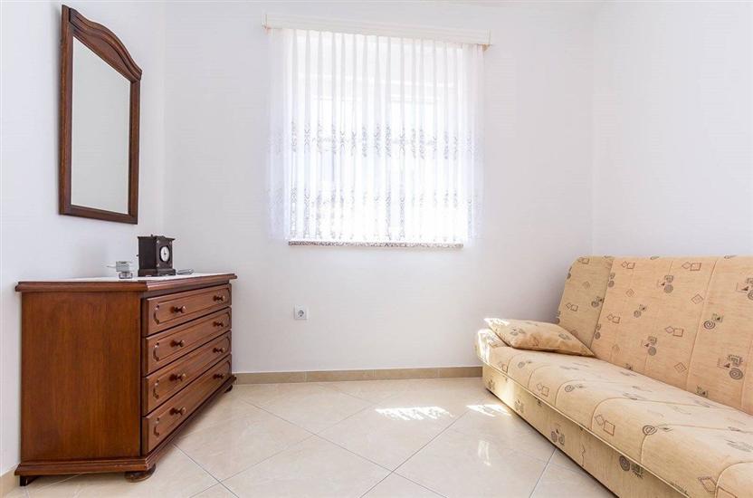 Apartment A2, for 5 persons