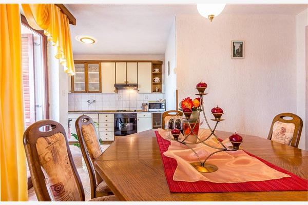 Apartment A1, for 6 persons