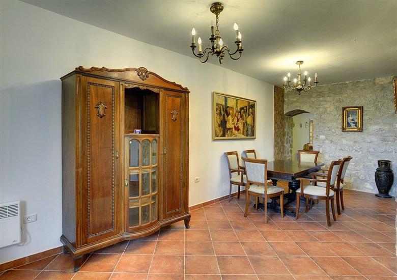 House K1, for 16 persons