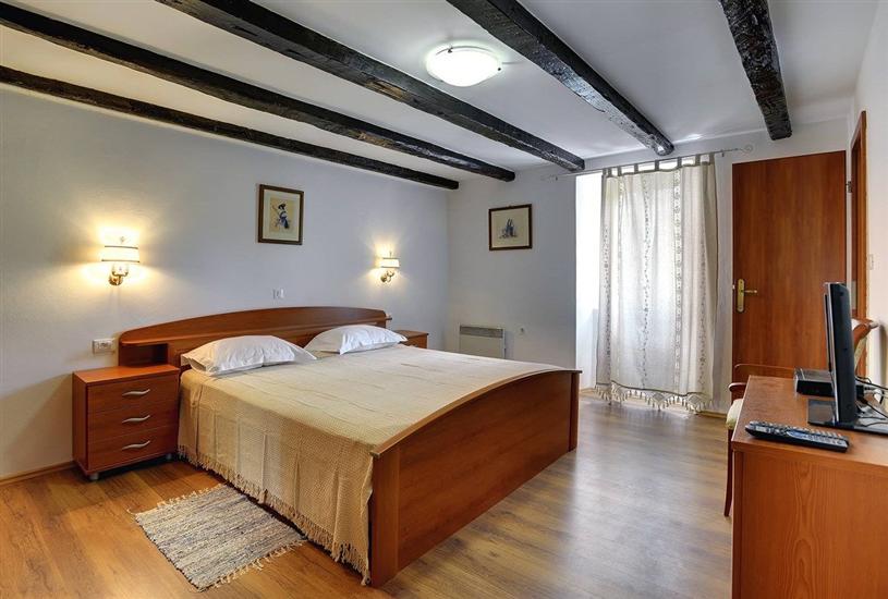 House K1, for 16 persons