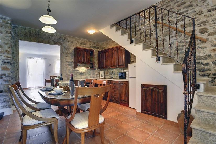 House K1, for 16 persons