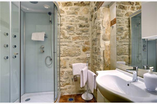 House K1, for 16 persons