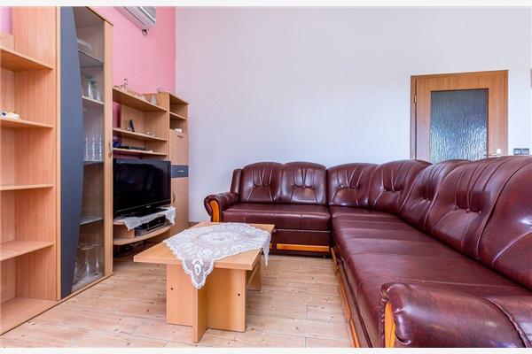 House K1, for 16 persons