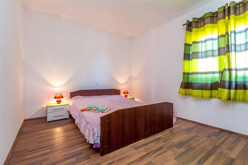 House K1, for 16 persons