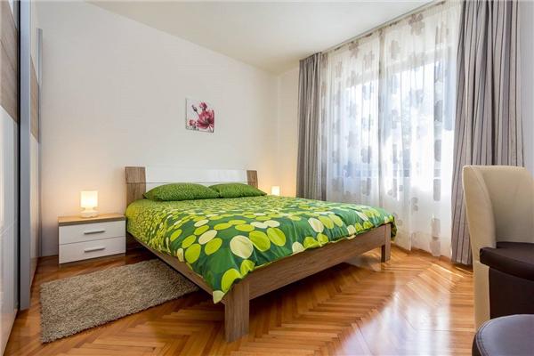 Apartment A1, for 7 persons