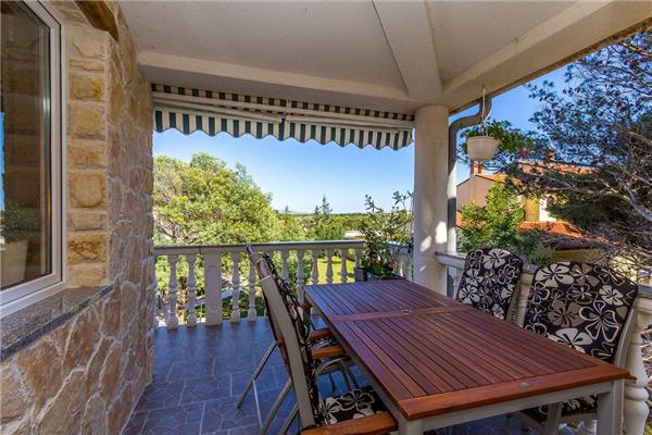 Apartment A5, for 5 persons