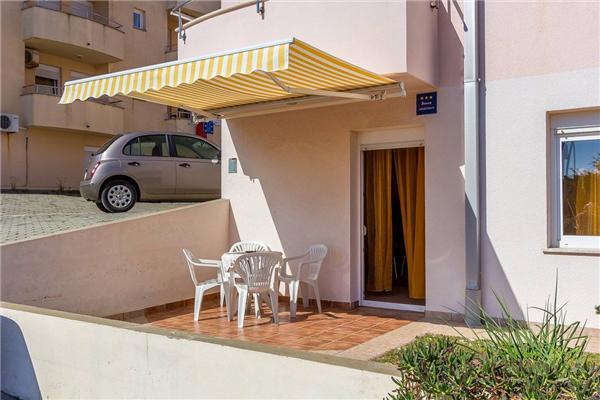 Apartment A1, for 3 persons