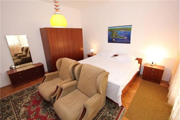 House K1, for 12 persons