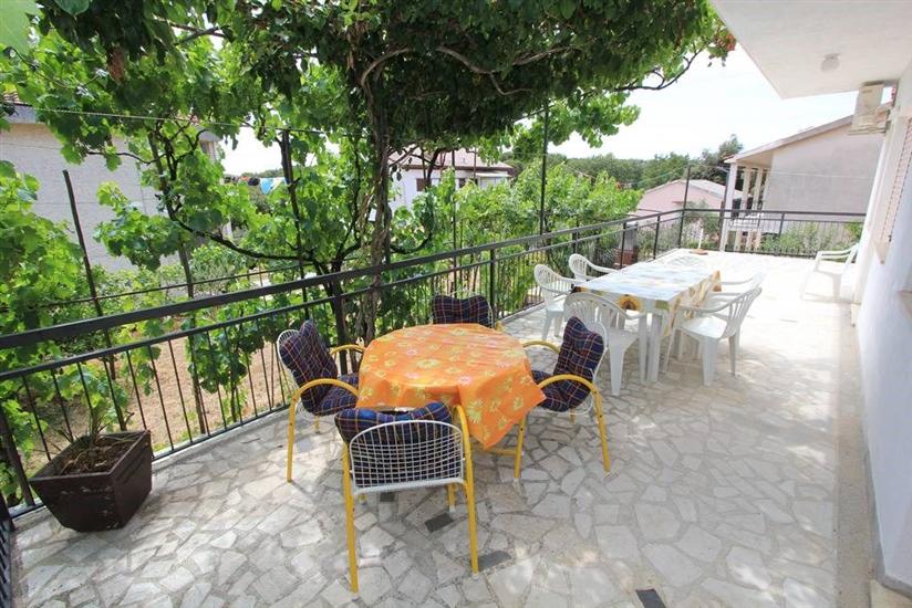 House K1, for 12 persons