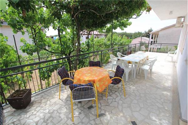 House K1, for 12 persons