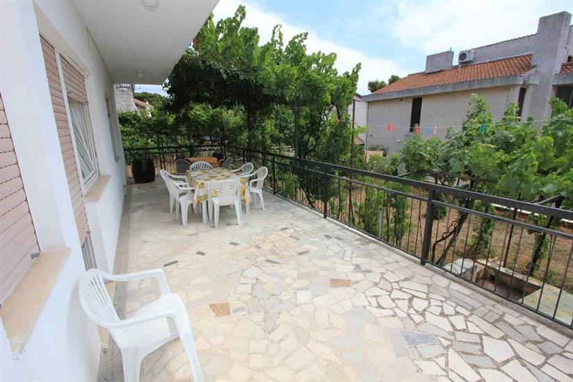 House K1, for 12 persons