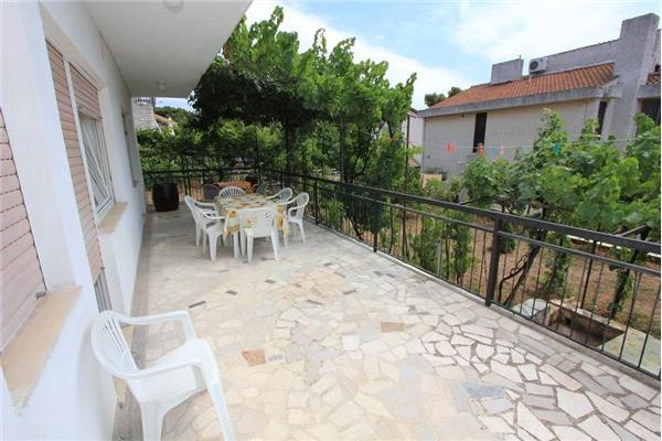 House K1, for 12 persons