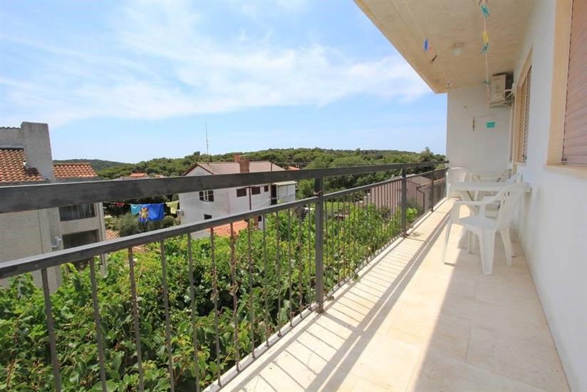 House K1, for 12 persons