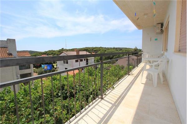 House K1, for 12 persons