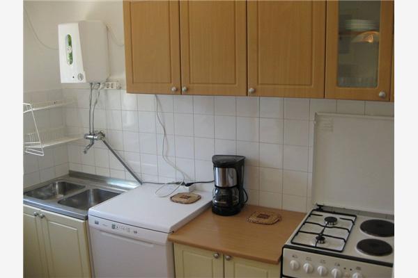 Hiša K1, na 12 osebe