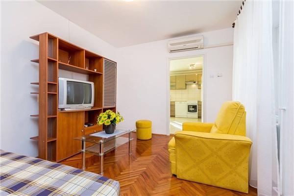 Apartment A1, for 5 persons