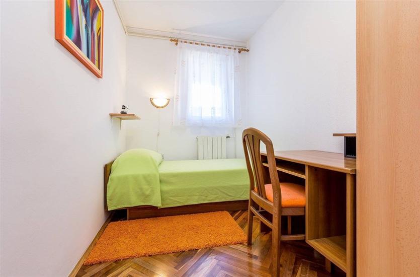 Apartment A1, for 5 persons