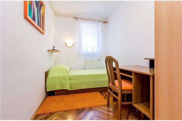 Apartment A1, for 5 persons