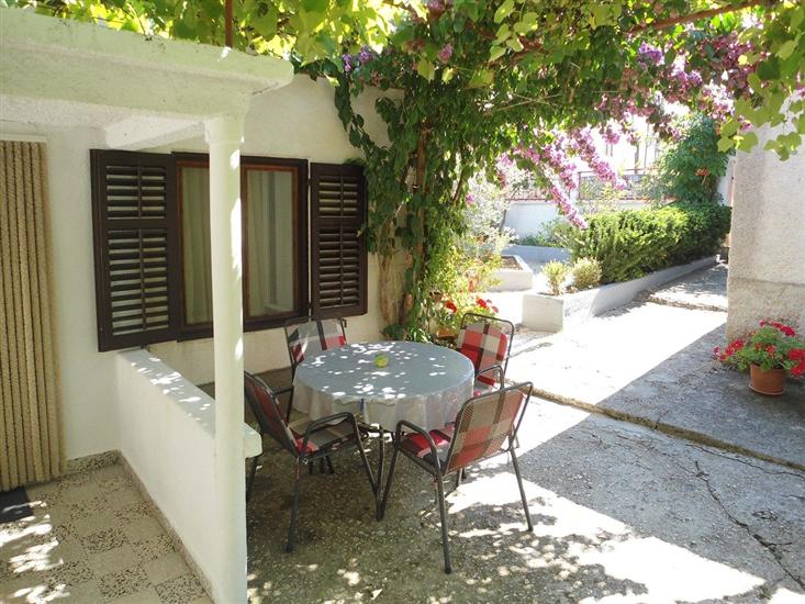 Apartment A1, for 5 persons