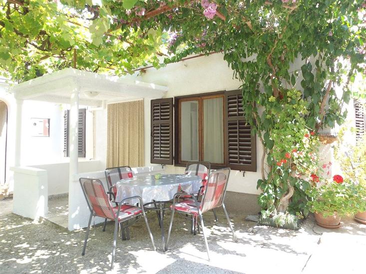 Apartment A1, for 5 persons