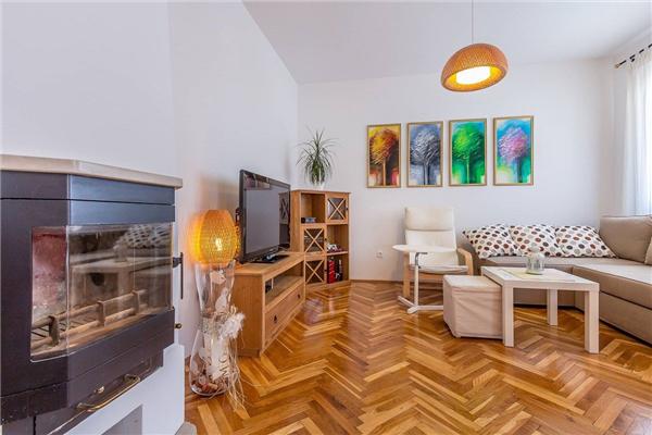 House K1, for 12 persons