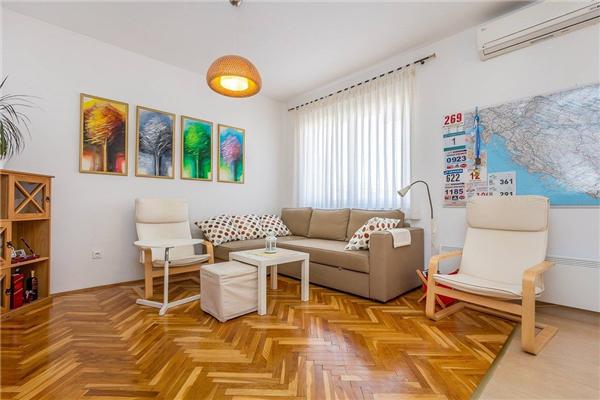 House K1, for 12 persons