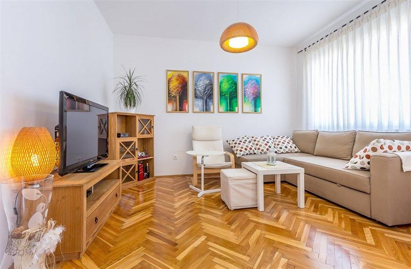 House K1, for 12 persons